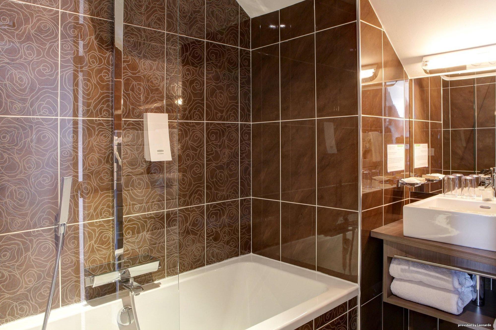 Le Benhuyc Hotel Binic